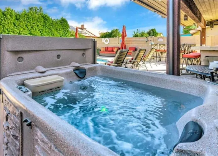 5 Bedrooms Hot Tub Firepit Bbq Kitchen Phoenix