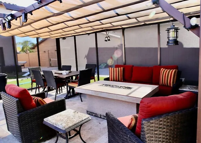 5 Bedrooms Hot Tub Firepit Bbq Kitchen